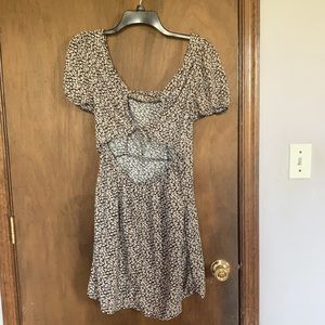 3/$27 Lily Rose back cinch string tie w cut out puff sleeve floral print dress
